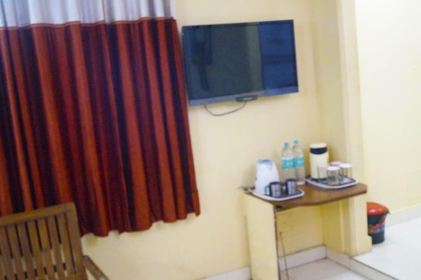 Hotel Hrs - New Delhi Railway Station Exteriör bild